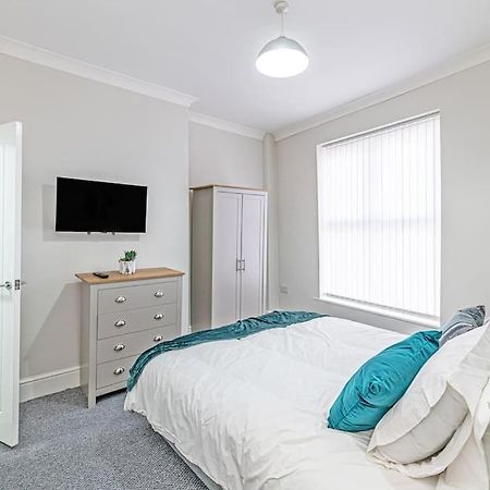 Luxury 5 Bedroom Holiday Home Within Prescot Esterno foto