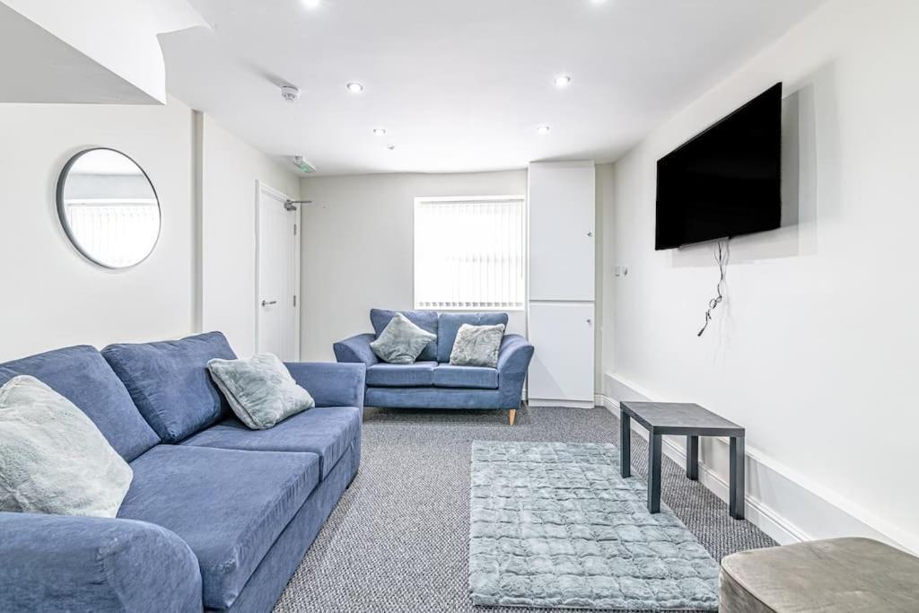 Luxury 5 Bedroom Holiday Home Within Prescot Esterno foto