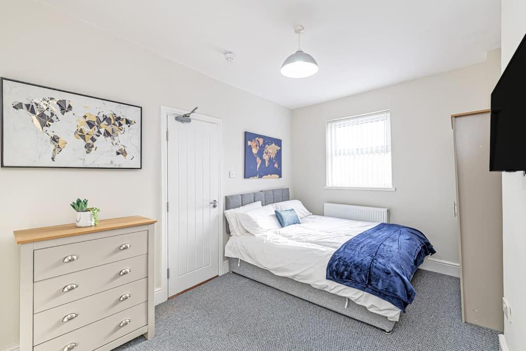 Luxury 5 Bedroom Holiday Home Within Prescot Esterno foto