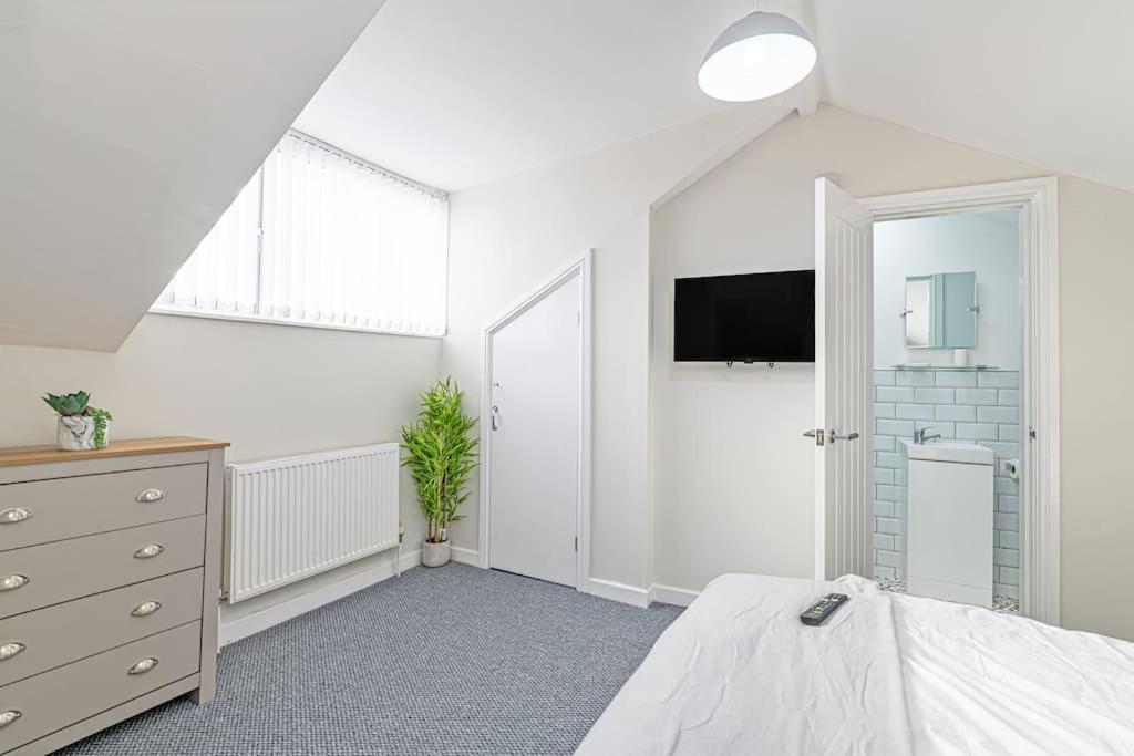 Luxury 5 Bedroom Holiday Home Within Prescot Esterno foto
