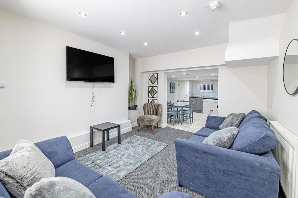 Luxury 5 Bedroom Holiday Home Within Prescot Esterno foto
