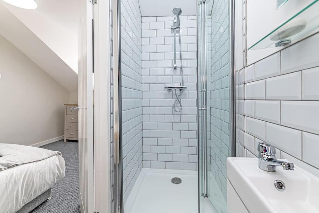 Luxury 5 Bedroom Holiday Home Within Prescot Esterno foto