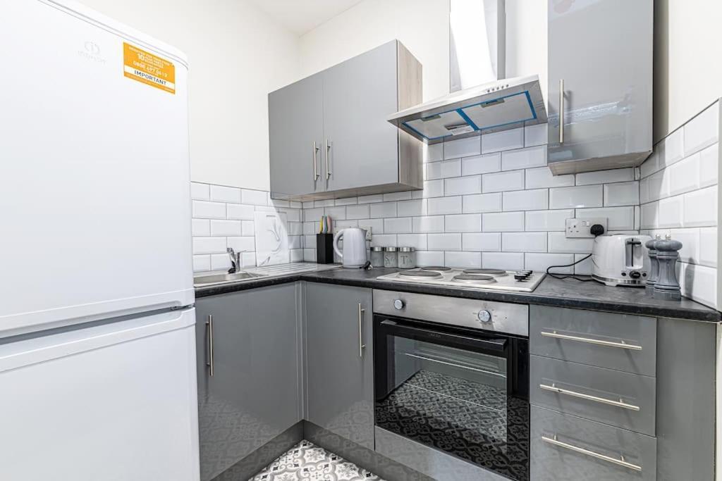 Luxury 5 Bedroom Holiday Home Within Prescot Esterno foto