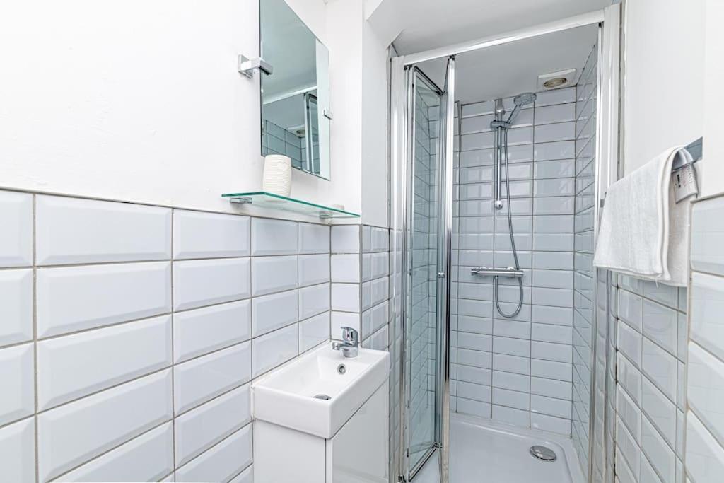 Luxury 5 Bedroom Holiday Home Within Prescot Esterno foto