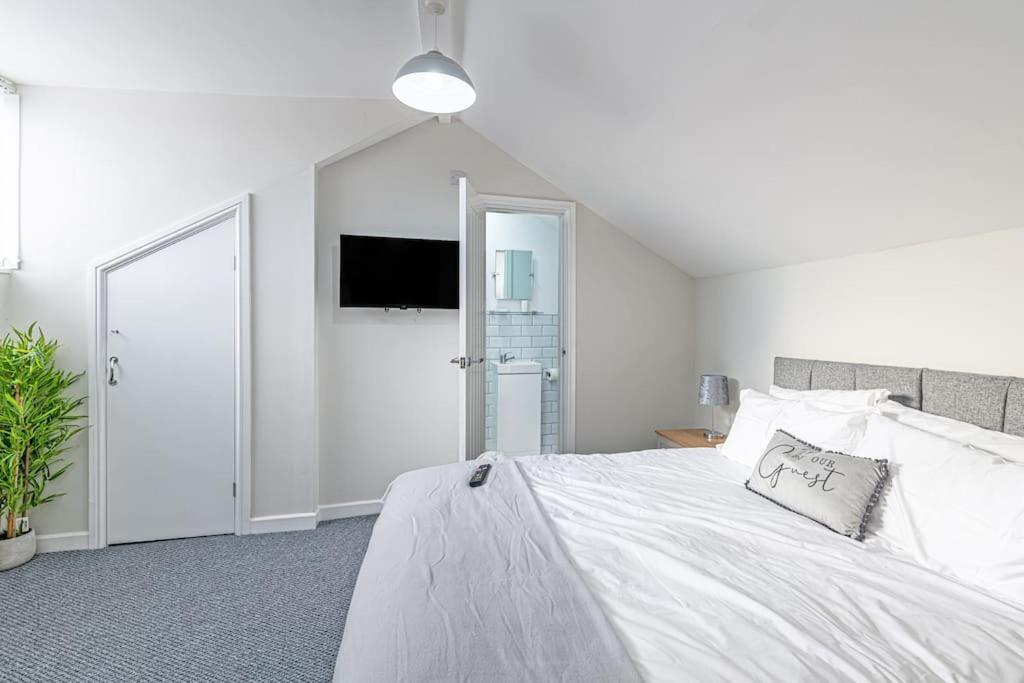 Luxury 5 Bedroom Holiday Home Within Prescot Esterno foto